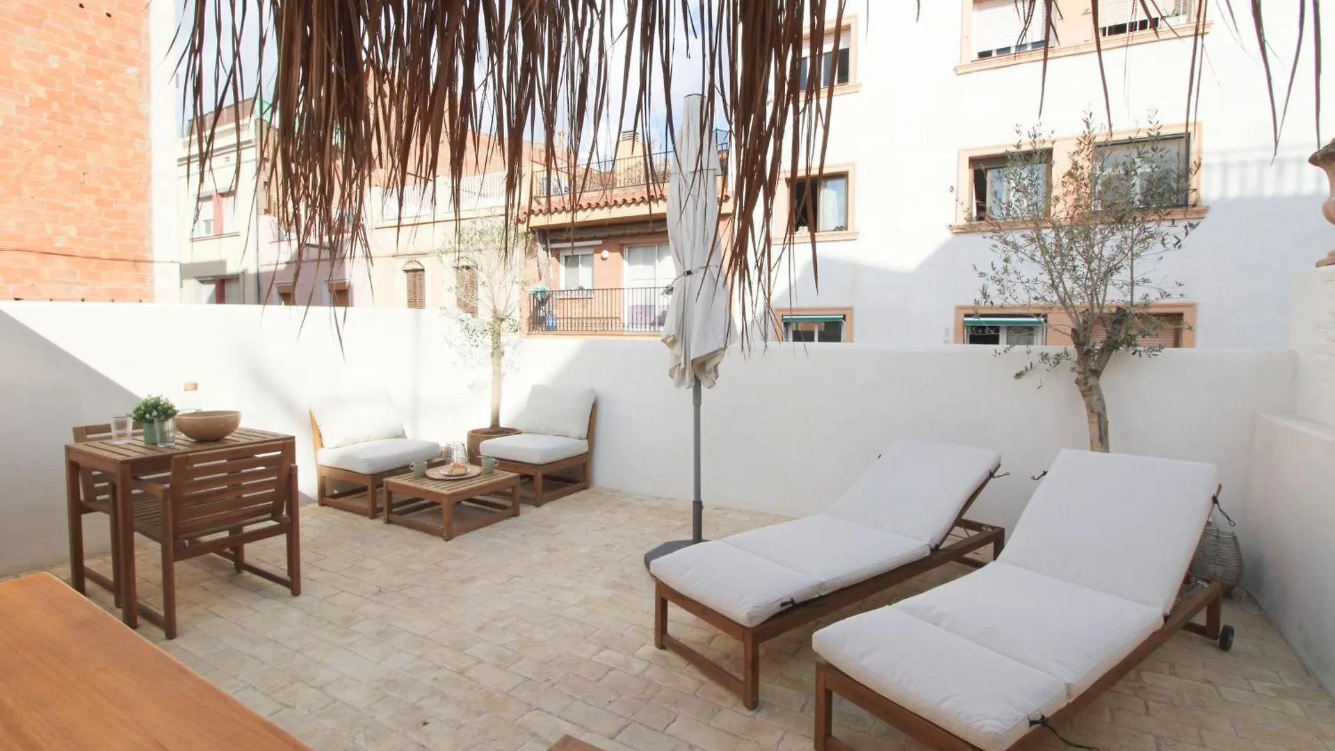El Niu Apartamentos Con Terraza Camp Nou L'Hospitalet de Llobregat 0*,  Spain